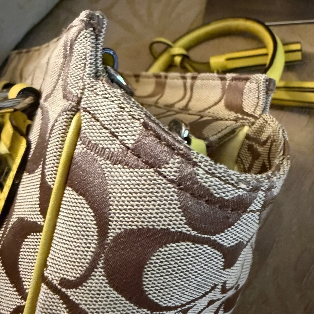 Coach F48879 Signature Mini Tanner shoulder bag in coach canvas/yellow leather - Picture 13 of 16